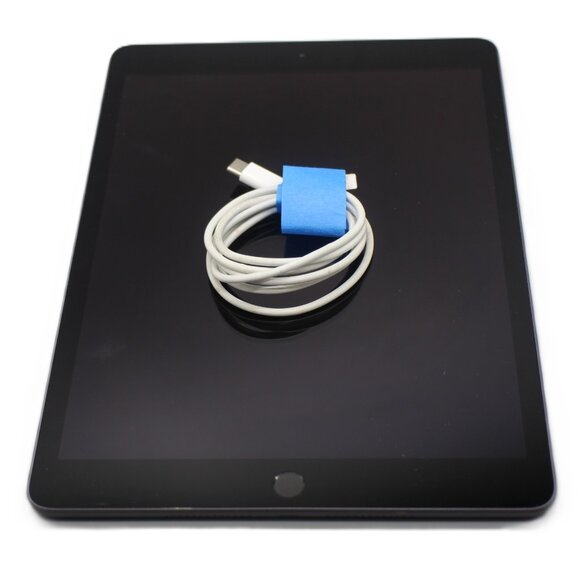 Apple Ipad 7th Gen Space Gray 32GB with cable - Picture 1 of 3